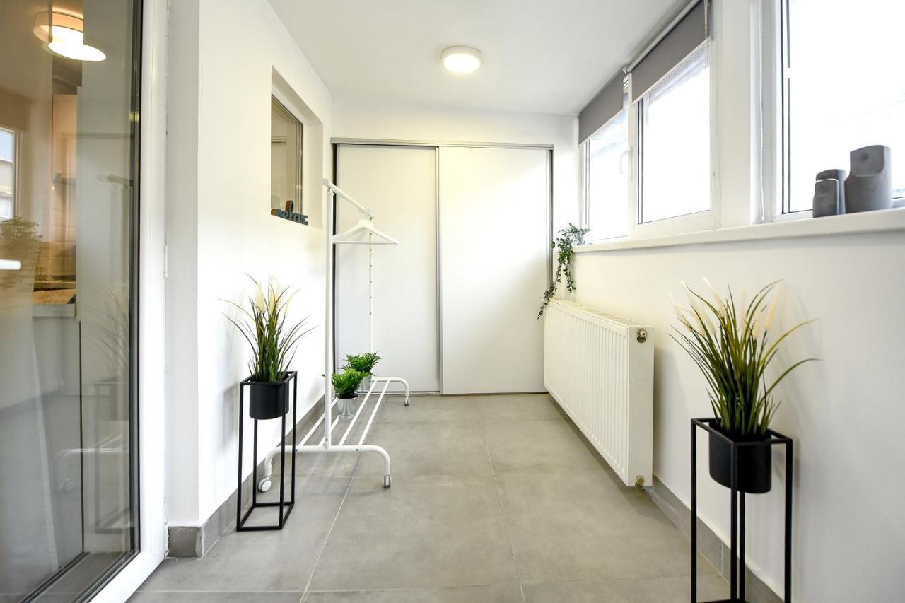 Spacious 1Br In The City Center - Amazing For Extended Stays Bukarest Kültér fotó