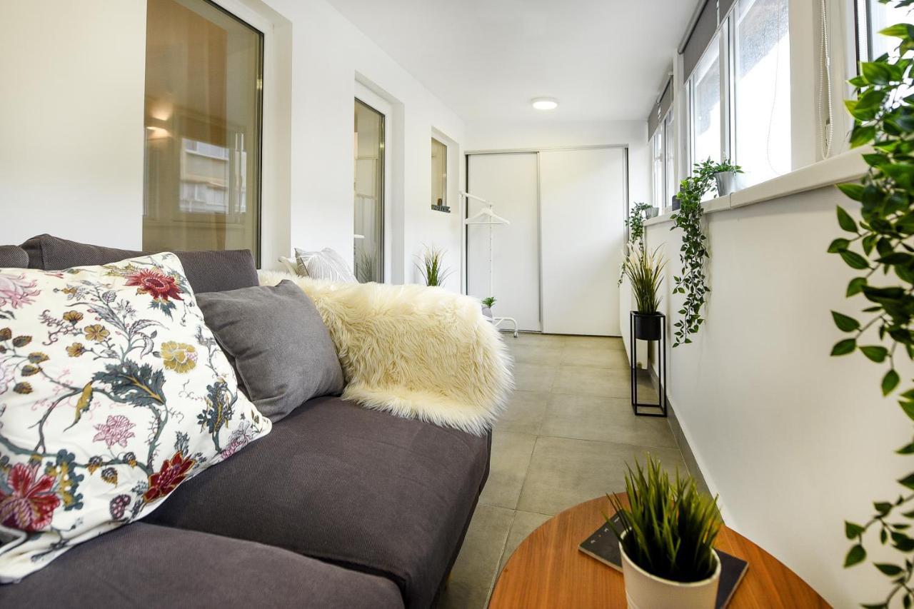 Spacious 1Br In The City Center - Amazing For Extended Stays Bukarest Kültér fotó