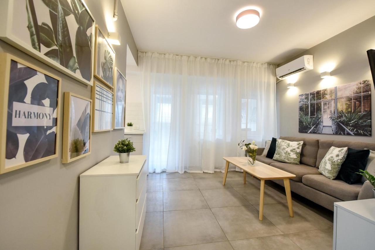 Spacious 1Br In The City Center - Amazing For Extended Stays Bukarest Kültér fotó
