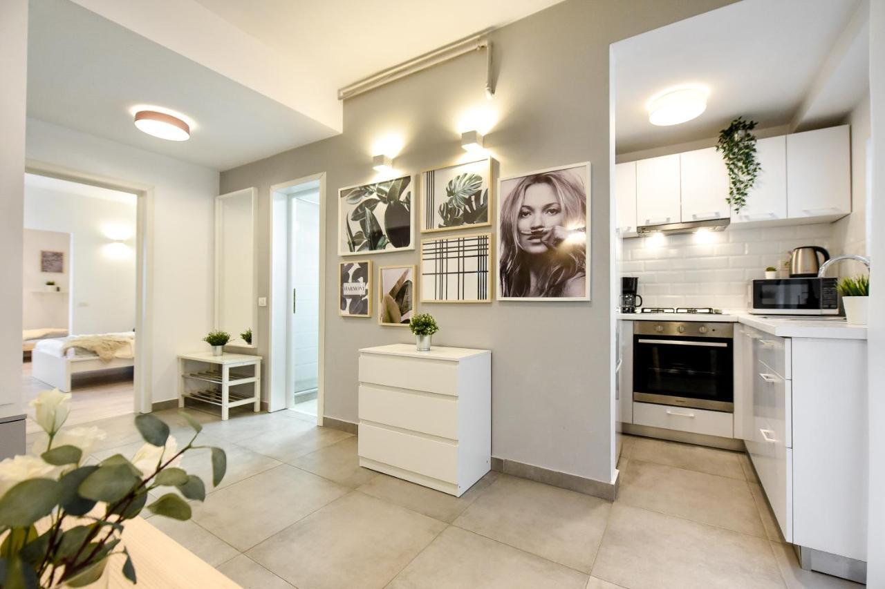 Spacious 1Br In The City Center - Amazing For Extended Stays Bukarest Kültér fotó