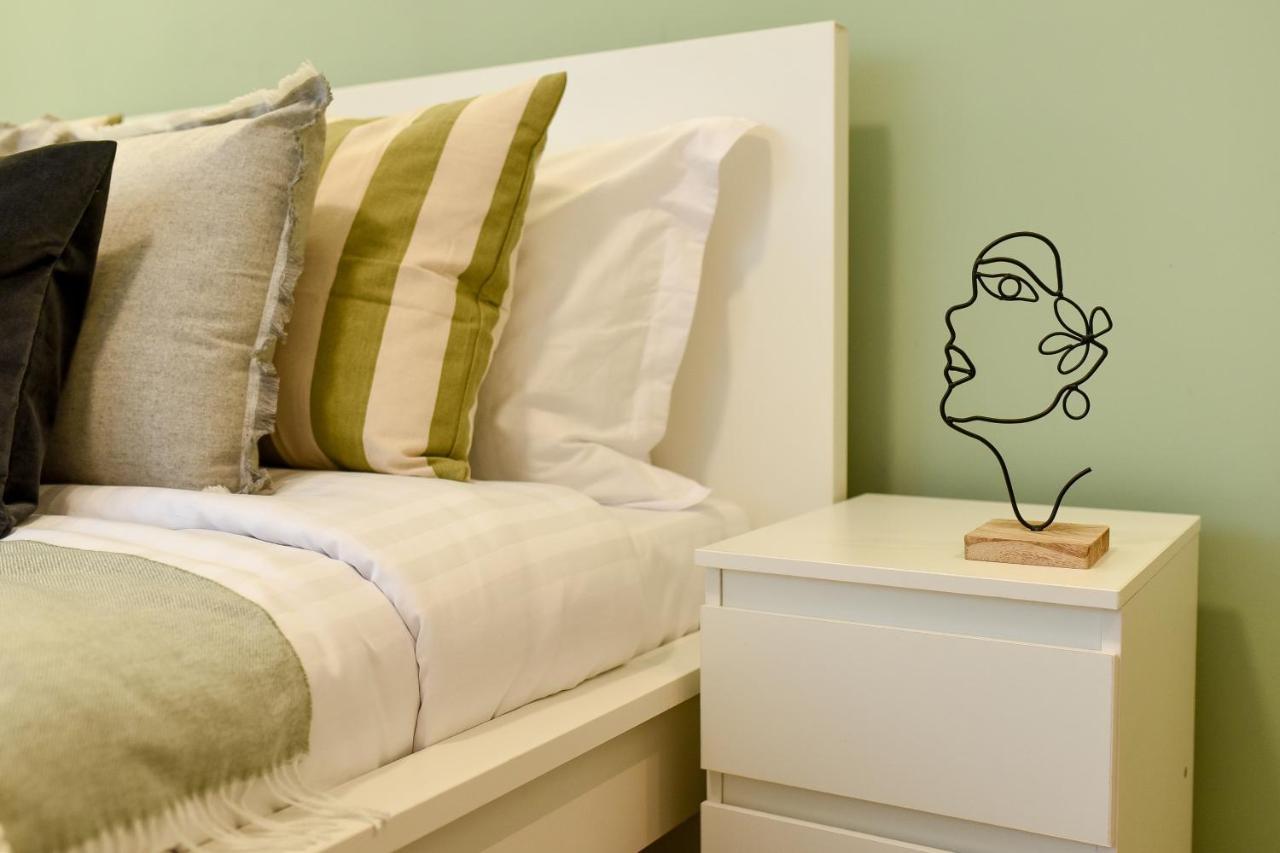 Spacious 1Br In The City Center - Amazing For Extended Stays Bukarest Kültér fotó