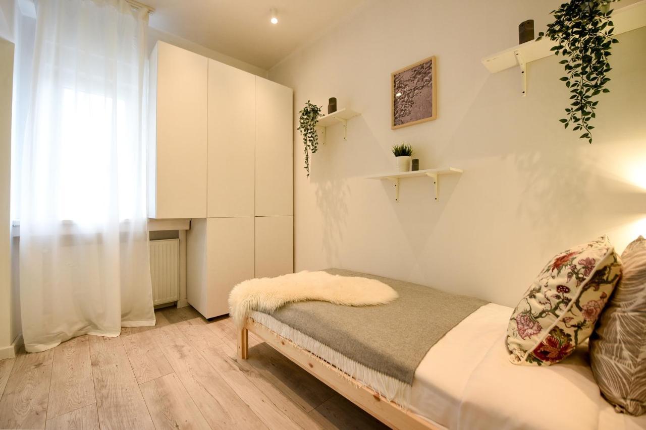Spacious 1Br In The City Center - Amazing For Extended Stays Bukarest Kültér fotó